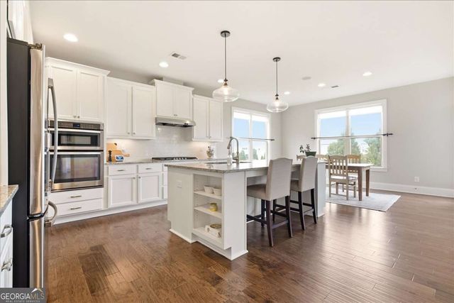 415 Amber Way, Woodstock, GA 30188