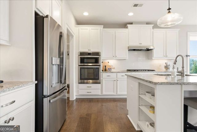 415 Amber Way, Woodstock, GA 30188