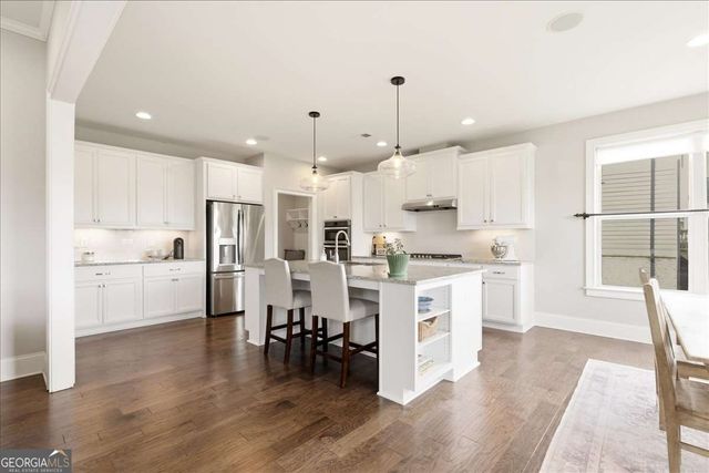 415 Amber Way, Woodstock, GA 30188