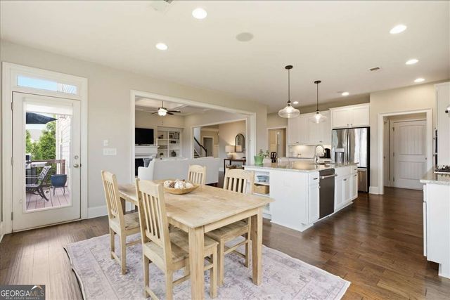 415 Amber Way, Woodstock, GA 30188