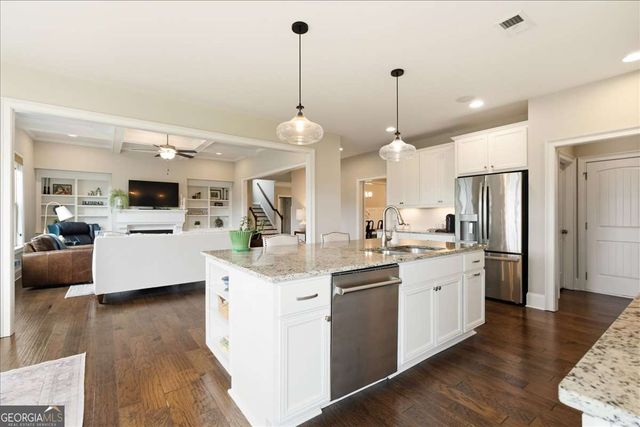 415 Amber Way, Woodstock, GA 30188