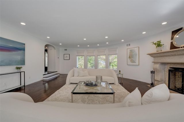 19 Forest Drive, Sands Point, NY 11050