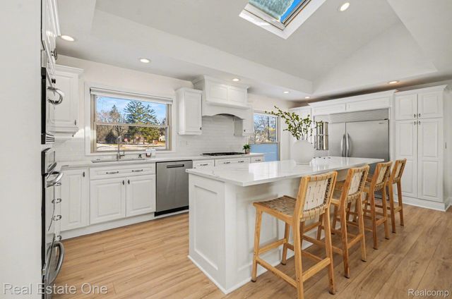 3861 Wedgewood Drive, Bloomfield Hills, MI 48301