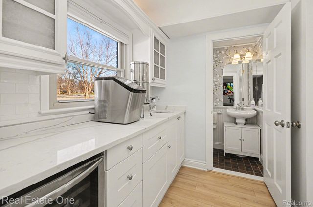 3861 Wedgewood Drive, Bloomfield Hills, MI 48301