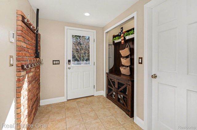 3861 Wedgewood Drive, Bloomfield Hills, MI 48301