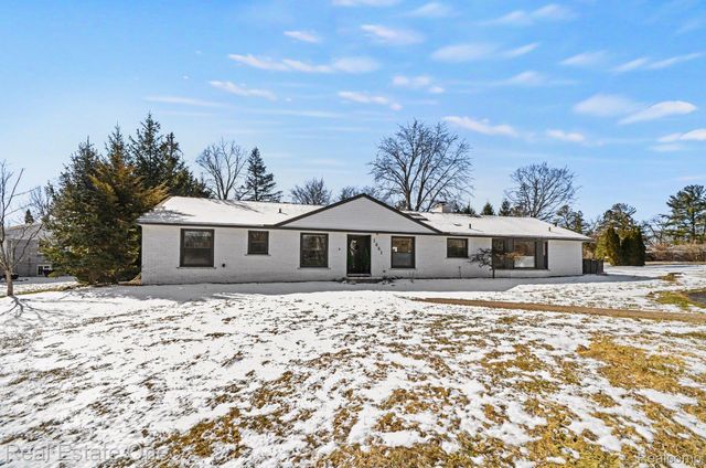 3861 Wedgewood Drive, Bloomfield Hills, MI 48301