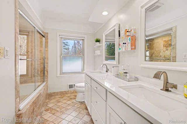 3861 Wedgewood Drive, Bloomfield Hills, MI 48301