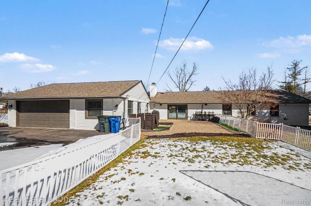 3861 Wedgewood Drive, Bloomfield Hills, MI 48301