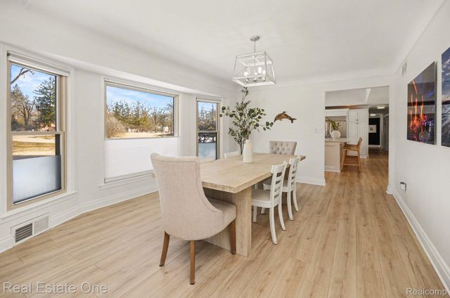 3861 Wedgewood Drive, Bloomfield Hills, MI 48301