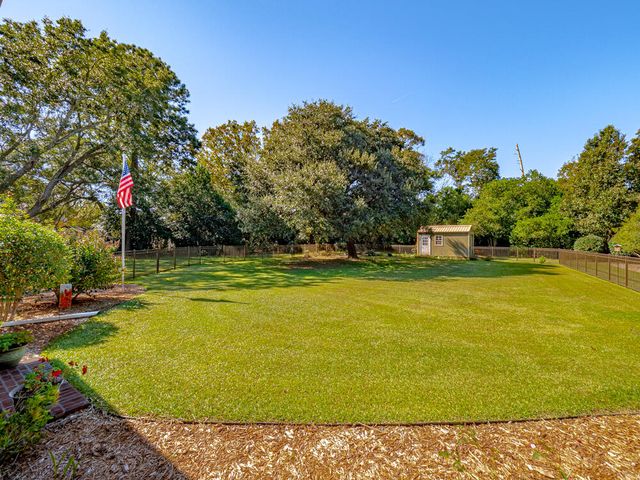 40 Lakewood Court, Sumter, SC 29150