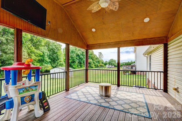 4671 Garys Place, Crouse, NC 28033