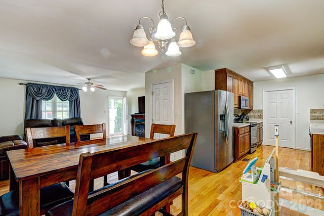 4671 Garys Place, Crouse, NC 28033