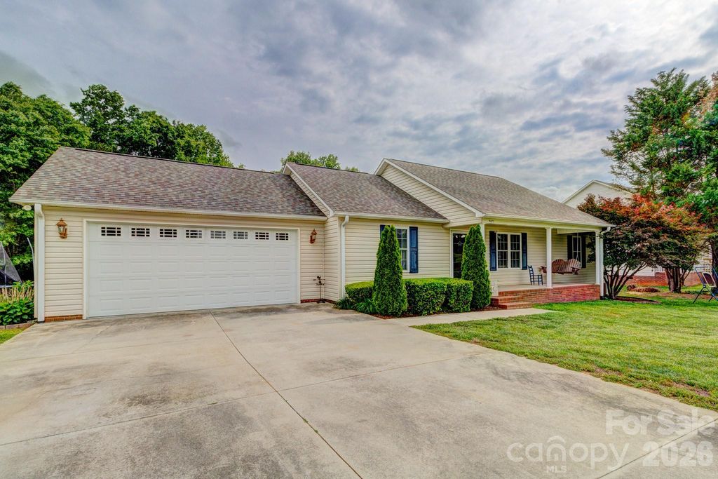4671 Garys Place, Crouse, NC 28033
