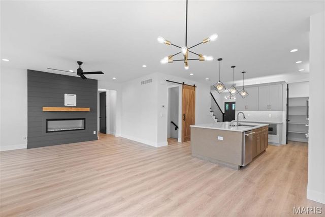 408 Spears Street, St Louis, MO 63127