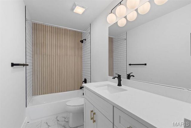 408 Spears Street, St Louis, MO 63127