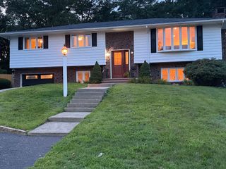 3 Gigante Dr, Stoneham, MA 02180