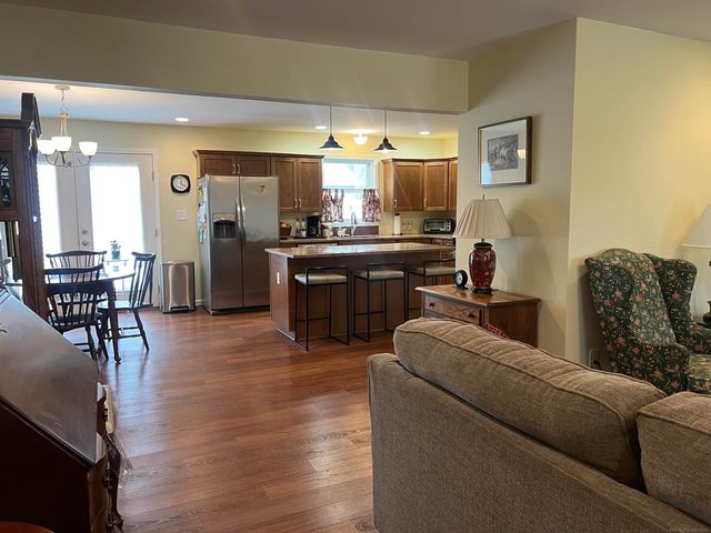 38524 Pineridge Street, Harrison Twp, MI 48045