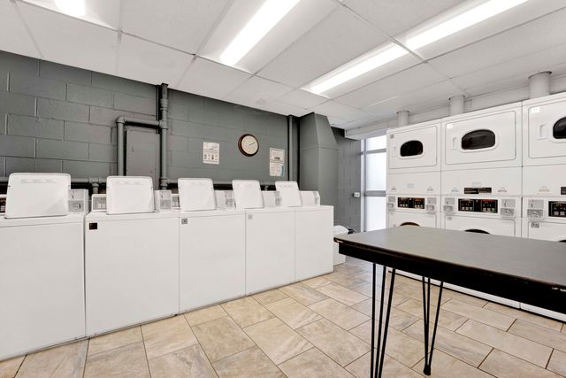 1555 N Dearborn Parkway 8c, Chicago, IL 60610