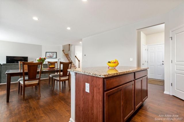 638 Holmdale Way, Ann Arbor, MI 48108