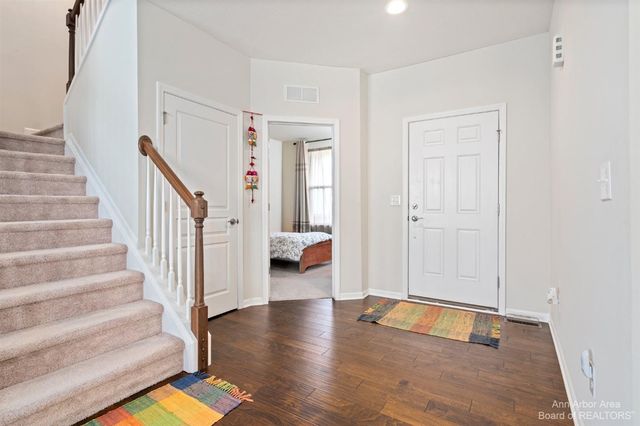 638 Holmdale Way, Ann Arbor, MI 48108