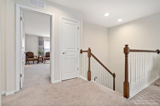 638 Holmdale Way, Ann Arbor, MI 48108