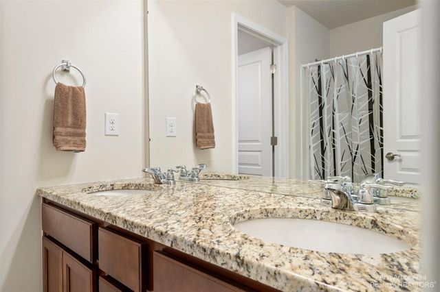 638 Holmdale Way, Ann Arbor, MI 48108