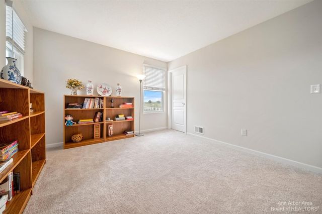 638 Holmdale Way, Ann Arbor, MI 48108