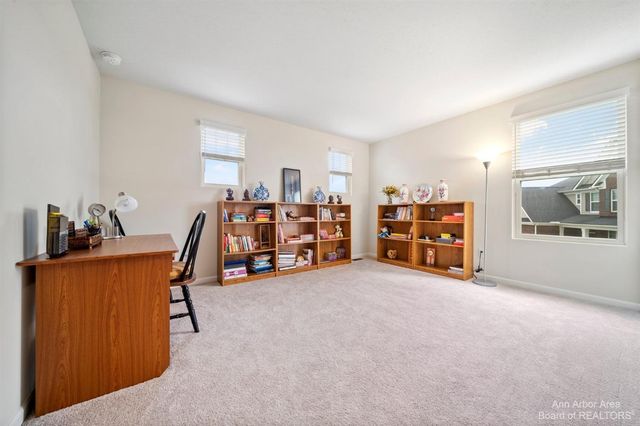 638 Holmdale Way, Ann Arbor, MI 48108