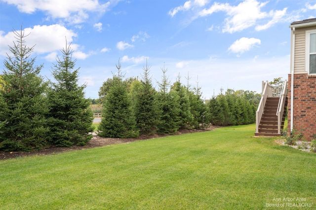 638 Holmdale Way, Ann Arbor, MI 48108