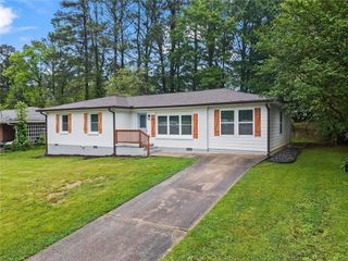 2478 Graywall, East Point, GA 30344