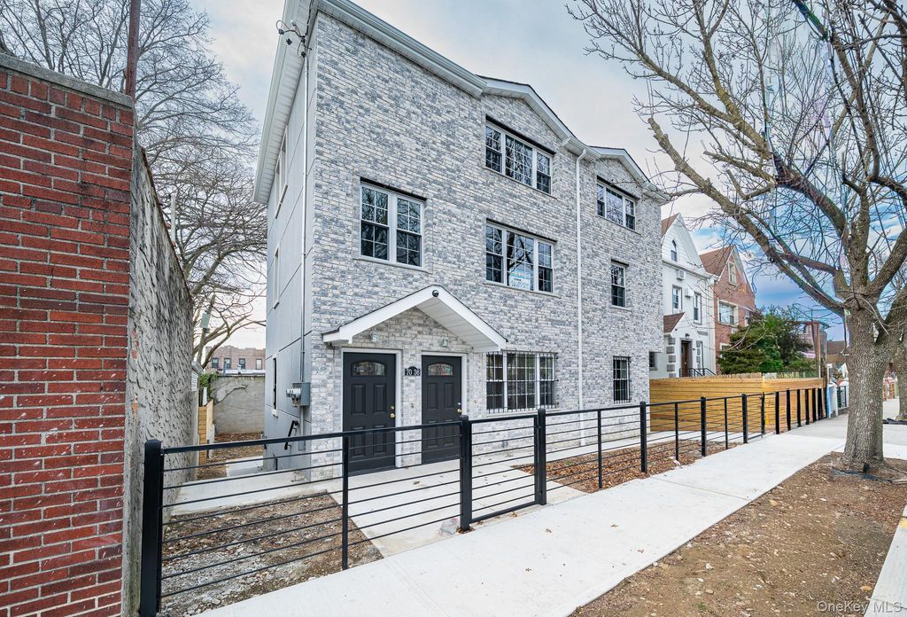 7036 70th Street, Glendale, NY 11385