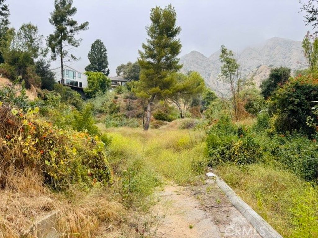 333 Wistaria Way, Sierra Madre, CA 91024