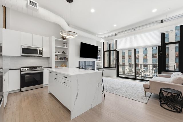 333 W Hubbard Street 1010, Chicago, IL 60654