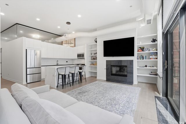 333 W Hubbard Street 1010, Chicago, IL 60654