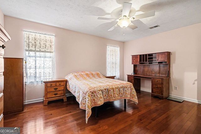 220 Hayward Lane, Lawrenceville, GA 30044