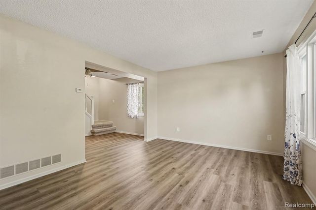 38101 Carolon Boulevard, Westland, MI 48185