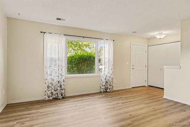38101 Carolon Boulevard, Westland, MI 48185