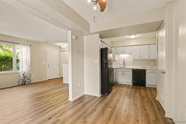 38101 Carolon Boulevard, Westland, MI 48185