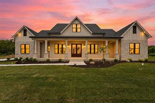 493 Stonebridge Pkwy, Valparaiso, IN 46383