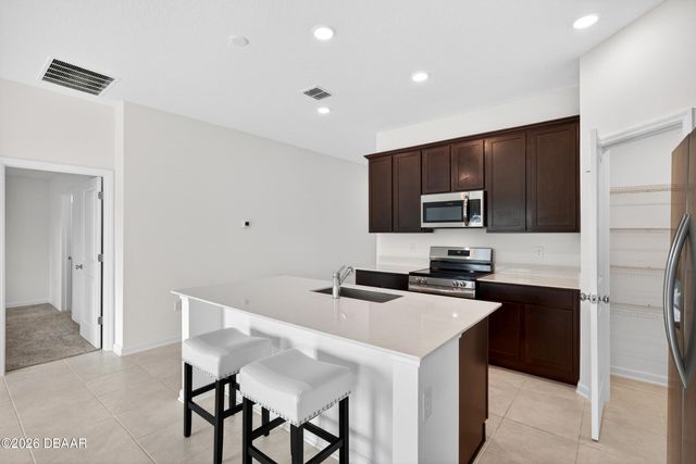 2212 Green Valley Street, Daytona Beach, FL 32124