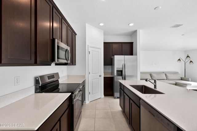 2212 Green Valley Street, Daytona Beach, FL 32124