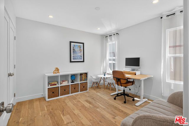 3867 Lyceum Avenue, Los Angeles, CA 90066