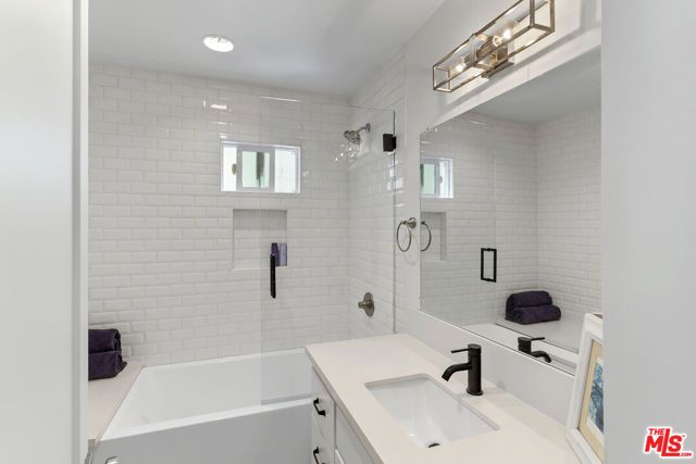 3867 Lyceum Avenue, Los Angeles, CA 90066