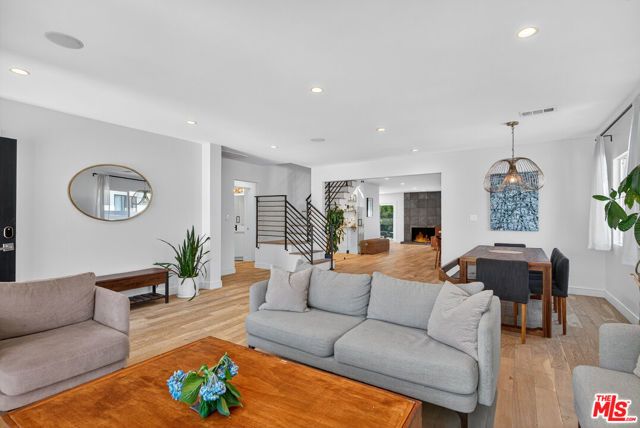 3867 Lyceum Avenue, Los Angeles, CA 90066