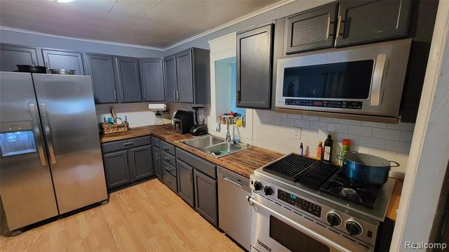 1478 Vinewood Street, Auburn Hills, MI 48326