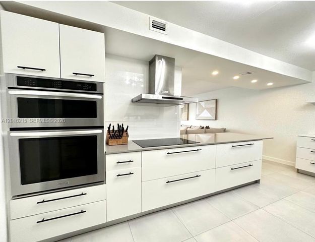 1800 NE 114th St 2305, Miami, FL 33181