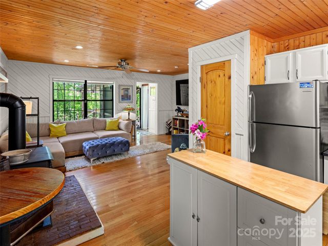 44 Sutton Knob Road, Candler, NC 28715