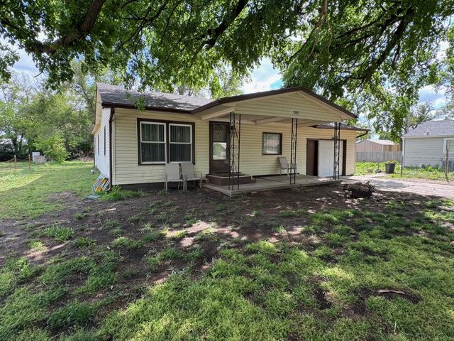 420 E Otis Ave, Salina, KS 67401
