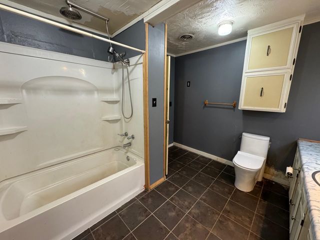 420 E Otis Ave, Salina, KS 67401