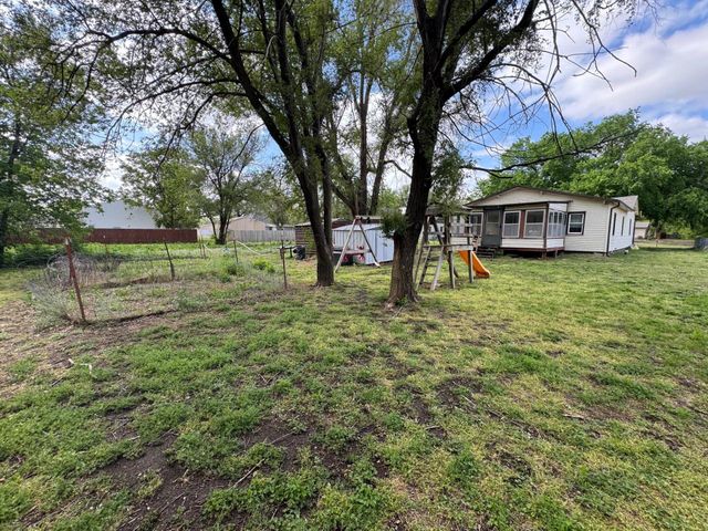 420 E Otis Ave, Salina, KS 67401